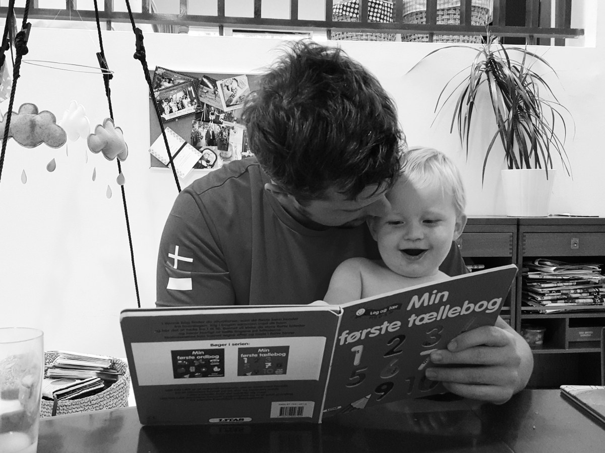 Kan du ikke føde snart, så jeg kan komme ud og spille golf? 